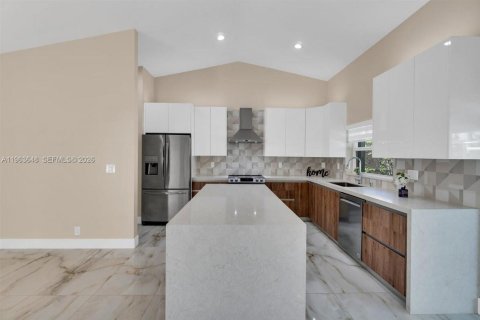 Casa en venta en Coral Springs, Florida, 4 dormitorios, 212.28 m2 № 2030537 - foto 11