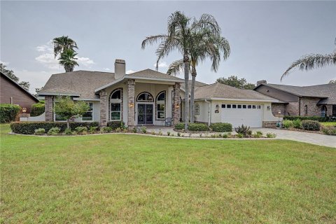 House in Zephyrhills, Florida 3 bedrooms, 182.46 sq.m. № 2166864