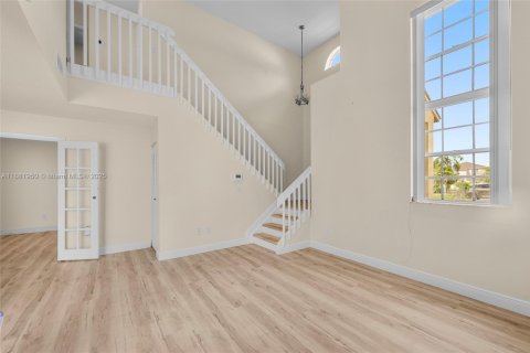 House in Pembroke Pines, Florida 3 bedrooms, 132.29 sq.m. № 1948067 - photo 3