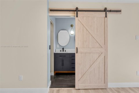 House in Pembroke Pines, Florida 3 bedrooms, 132.29 sq.m. № 1948067 - photo 29