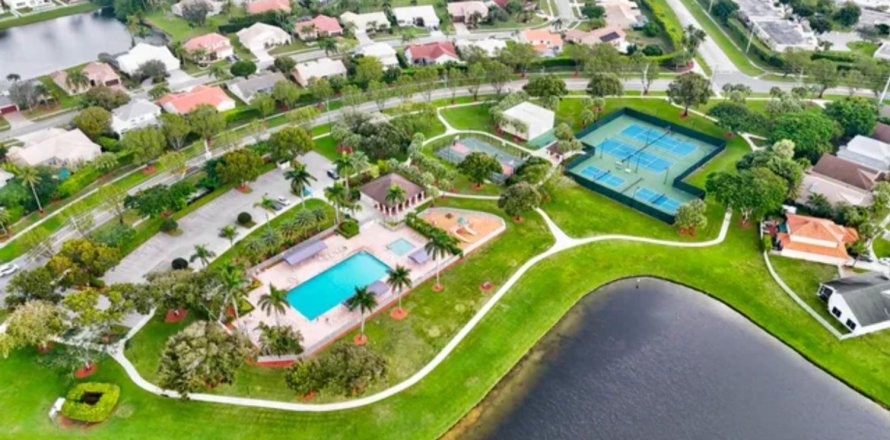 House in Boca Raton, Florida 4 bedrooms, 246.19 sq.m. № 1080587