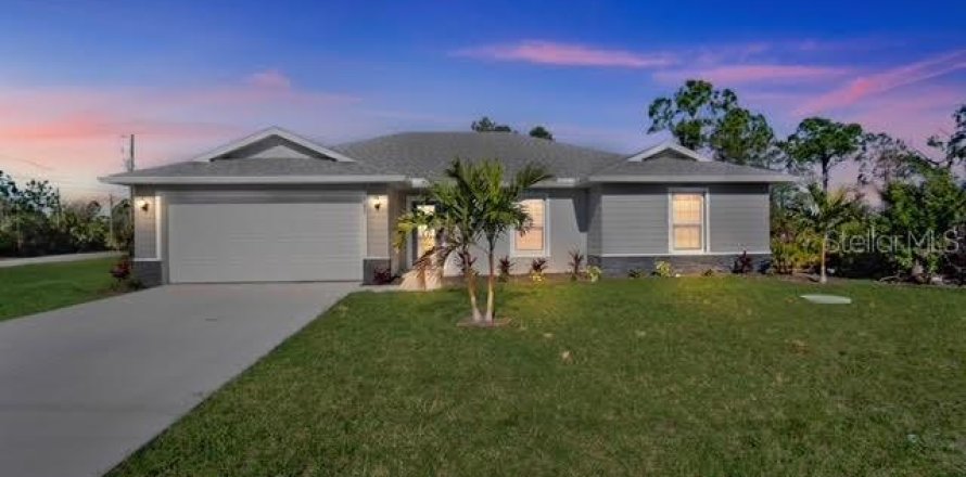 House in Port Charlotte, Florida 4 bedrooms, 168.8 sq.m. № 1884154