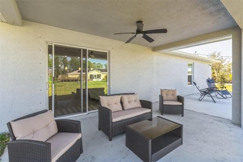 House in Port Charlotte, Florida 4 bedrooms, 168.8 sq.m. № 1884154 - photo 16