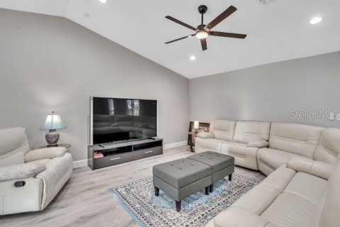 House in Port Charlotte, Florida 4 bedrooms, 168.8 sq.m. № 1884154 - photo 15