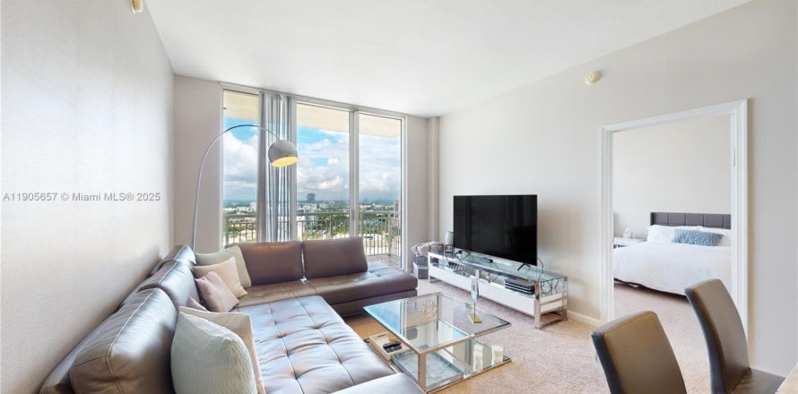 Condominio en Aventura, Florida, 2 dormitorios  № 2060088