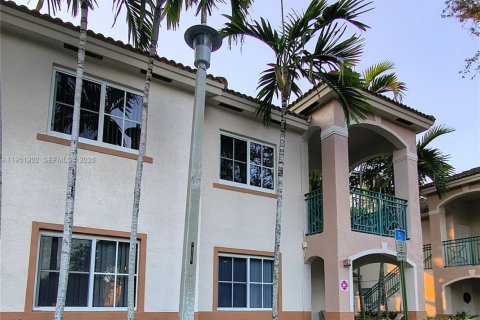 Copropriété à vendre à Pembroke Pines, Floride: 3 chambres, 93.74 m2 № 2024678 - photo 2