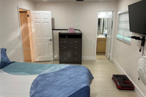 Copropriété à louer à Miami, Floride: 2 chambres, 125.51 m2 № 1946465 - photo 13