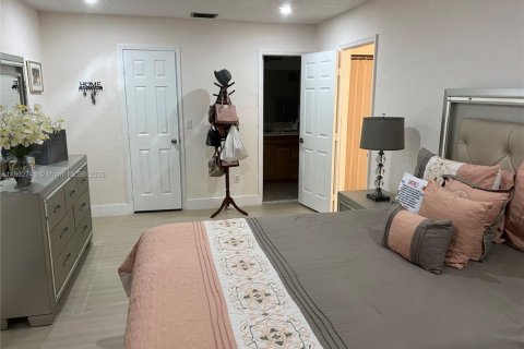 Copropriété à louer à Miami, Floride: 2 chambres, 125.51 m2 № 1946465 - photo 10