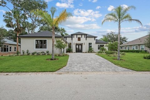 House in Palm Coast, Florida 4 bedrooms, 275.64 sq.m. № 1827729 - photo 2
