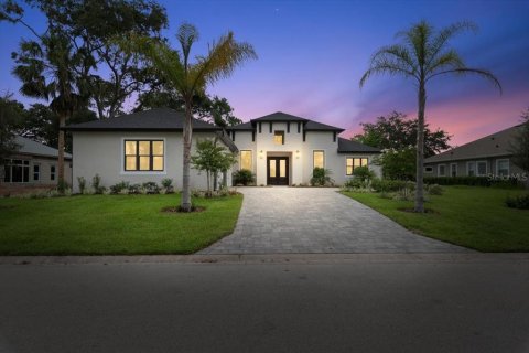 House in Palm Coast, Florida 4 bedrooms, 275.64 sq.m. № 1827729 - photo 3