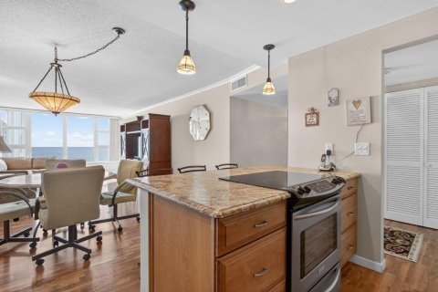 Copropriété à vendre à Pompano Beach, Floride: 2 chambres, 116.13 m2 № 2084444 - photo 12