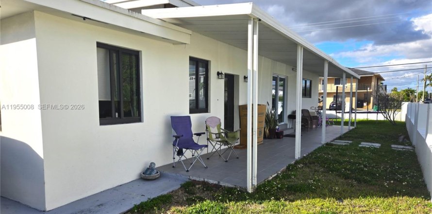 Villa ou maison à Miami, Floride 2 chambres, 67.35 m2 № 2010865