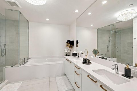 Copropriété à vendre à Tampa, Floride: 2 chambres, 202.99 m2 № 2427656 - photo 18