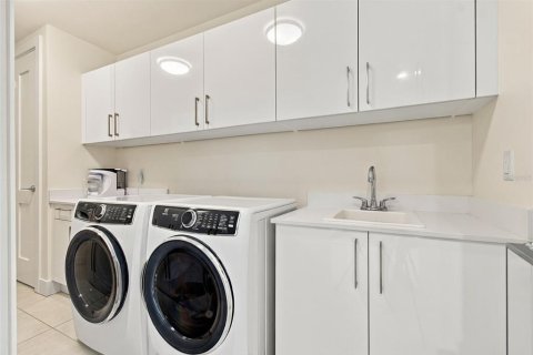 Copropriété à vendre à Tampa, Floride: 2 chambres, 202.99 m2 № 2427656 - photo 28