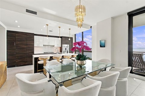 Copropriété à vendre à Tampa, Floride: 2 chambres, 202.99 m2 № 2427656 - photo 13
