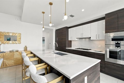 Copropriété à vendre à Tampa, Floride: 2 chambres, 202.99 m2 № 2427656 - photo 10