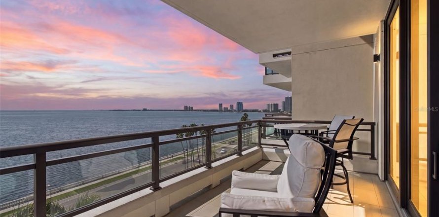 Condo à Tampa, Floride, 2 chambres  № 2427656