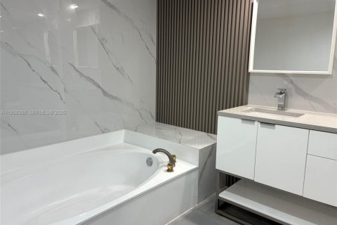 Купить кондоминиум в Лодерхилл, Флорида 2 спальни, 131.55м2, № 2023292 - фото 10