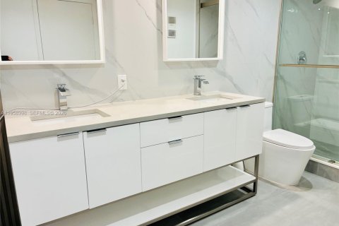 Condominio en venta en Lauderhill, Florida, 2 dormitorios, 131.55 m2 № 2023292 - foto 21