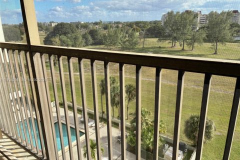 Condominio en venta en Lauderhill, Florida, 2 dormitorios, 131.55 m2 № 2023292 - foto 29