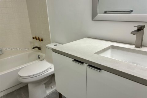 Condominio en venta en Lauderhill, Florida, 2 dormitorios, 131.55 m2 № 2023292 - foto 26