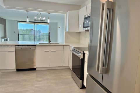 Кондоминиум с 2 спальнями в Лодерхилл, Флорида № 2023292