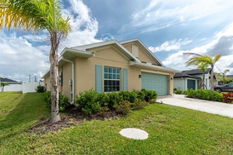 Casa en venta en Rotonda, Florida, 4 dormitorios, 166.39 m2 № 1819423 - foto 1