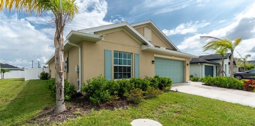 Casa en Rotonda, Florida 4 dormitorios, 166.39 m2 № 1819423