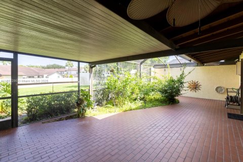 House in Boca Raton, Florida 2 bedrooms, 147.34 sq.m. № 1854842 - photo 18