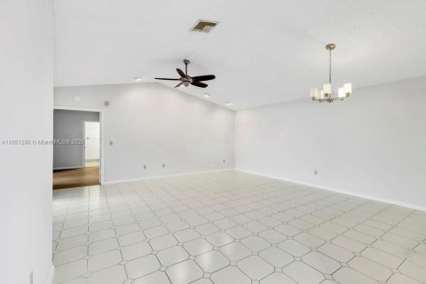 House in Boca Raton, Florida 2 bedrooms, 147.34 sq.m. № 1854842 - photo 14