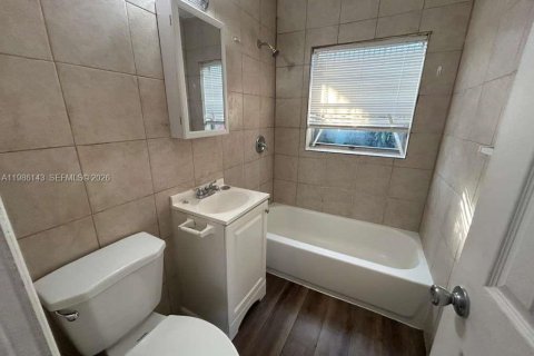 Снять в аренду виллу или дом в Холливуд, Флорида 37.16м2, № 2091329 - фото 3