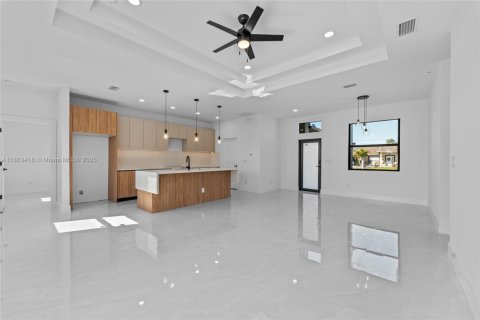 House in Lehigh Acres, Florida 3 bedrooms № 1889847 - photo 7