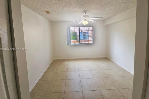 Condo in Fort Lauderdale, Florida, 2 bedrooms  № 2040568 - photo 10