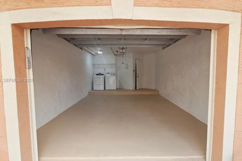 Condo in Fort Lauderdale, Florida, 2 bedrooms  № 2040568 - photo 3