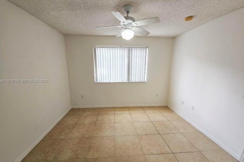 Condo in Fort Lauderdale, Florida, 2 bedrooms  № 2040568 - photo 8