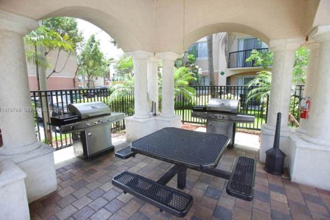 Condo in Fort Lauderdale, Florida, 2 bedrooms  № 2040568 - photo 16
