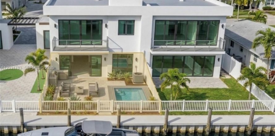 Adosado en Dania Beach, Florida 3 dormitorios, 195.09 m2 № 2085337