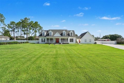 House in Auburndale, Florida 4 bedrooms, 256.32 sq.m. № 2207082