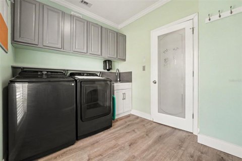 House in Auburndale, Florida 4 bedrooms, 256.32 sq.m. № 2207082 - photo 20