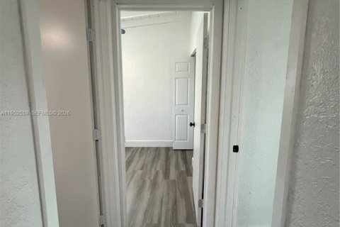 House in Pompano Beach, Florida 3 bedrooms, 88.26 sq.m. № 2008564 - photo 19