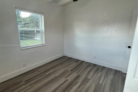 House in Pompano Beach, Florida 3 bedrooms, 88.26 sq.m. № 2008564 - photo 22