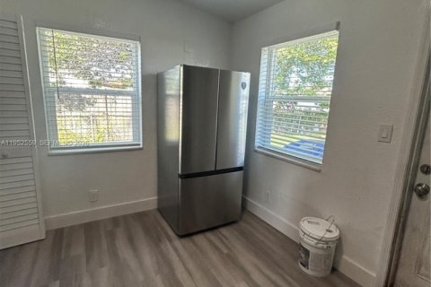 House in Pompano Beach, Florida 3 bedrooms, 88.26 sq.m. № 2008564 - photo 13