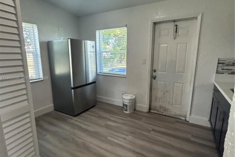 House in Pompano Beach, Florida 3 bedrooms, 88.26 sq.m. № 2008564 - photo 11