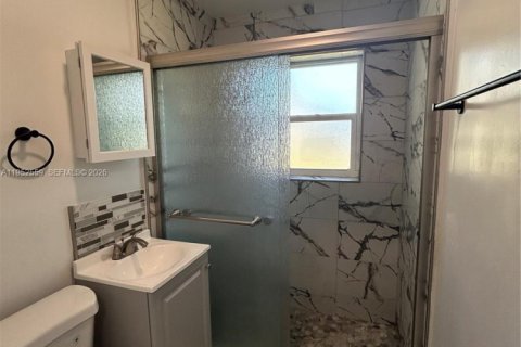 House in Pompano Beach, Florida 3 bedrooms, 88.26 sq.m. № 2008564 - photo 16