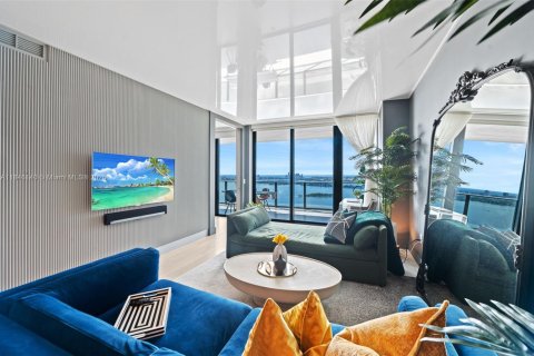 Condominio en venta en Miami, Florida, 2 dormitorios, 106.93 m2 № 1842911 - foto 1