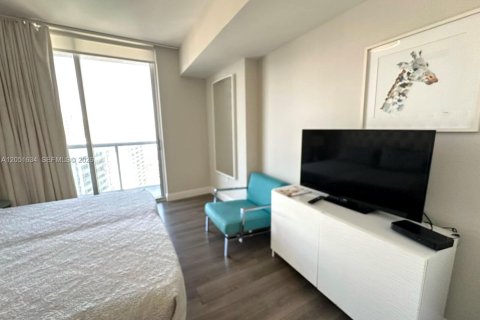 Condo in Miami, Florida, 2 bedrooms  № 2193711 - photo 12