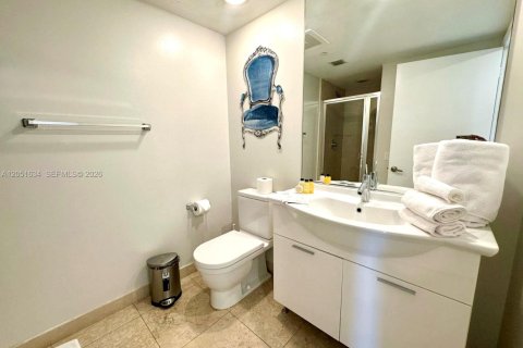 Condo in Miami, Florida, 2 bedrooms  № 2193711 - photo 16