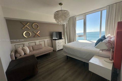 Condo in Miami, Florida, 2 bedrooms  № 2193711 - photo 8