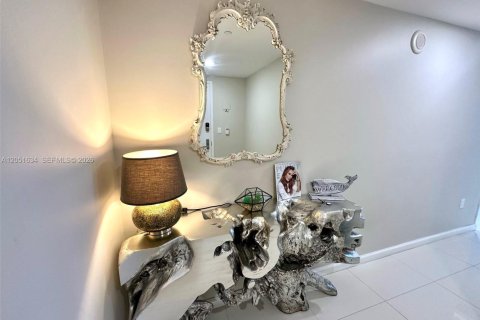 Condo in Miami, Florida, 2 bedrooms  № 2193711 - photo 5