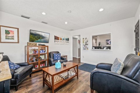 Propiedad comercial en alquiler en Clearwater, Florida, 173.73 m2 № 1866674 - foto 12